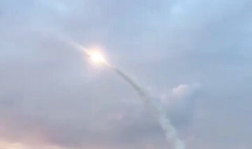 Оружие в руках криворуких: россияне оконфузились неудачным запуском ракеты, видео рокового пуска