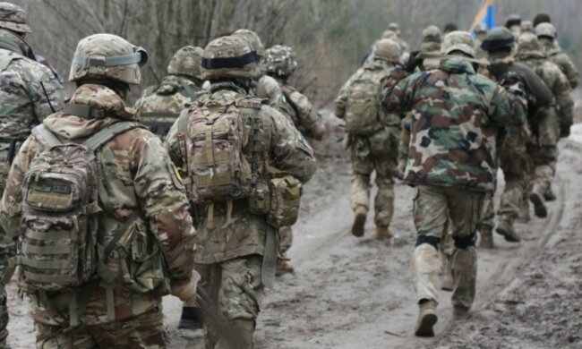 "Орків збирали костюмери Мосфільму": тероборона захопила ворожу техніку і зброю, фото