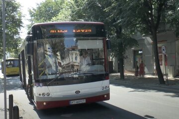 Обмеження руху транспорту в Івано-Франківській області