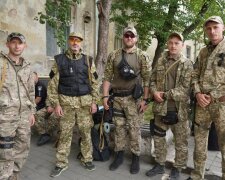 "Служили заради майбутнього дітей": загін поліцейських повернувся після боїв на Донбасі, зворушливі кадри