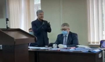 "Треш і нісенітниця": ображений Порошенко не витримав і перейшов на "гостре слівце" у залі суду