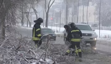 Негода надовго залишила людей без благ цивілізації на Одещині: де постраждали найбільше