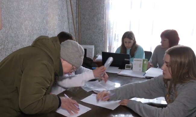 Бесплатные продукты для ВПЛ и пенсионеров в Днепре