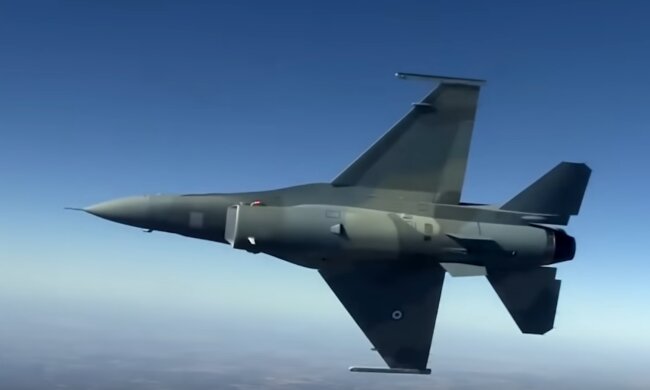 Самолет F-16