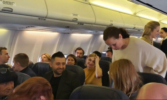 Головне за ніч: шикування «слуг народу», удар смертоносної стихії і новий уряд Путіна