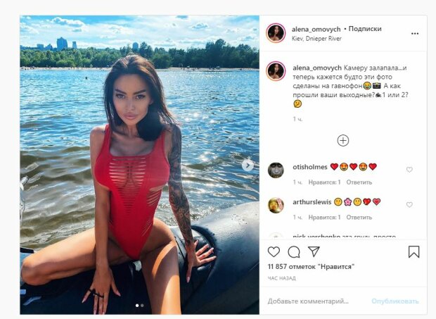 Модель Алена Омович оседлала железного коня, устроив жаркие скачки на воде: "Ракета!"