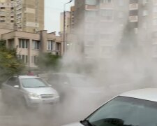 Техногенная катастрофа в Киеве: машины плавают в кипятке, кадры с места событий