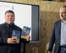 Козацькі таємниці на Куренівці: у київському ліцеї учні зустрілися з автором книги про характерників