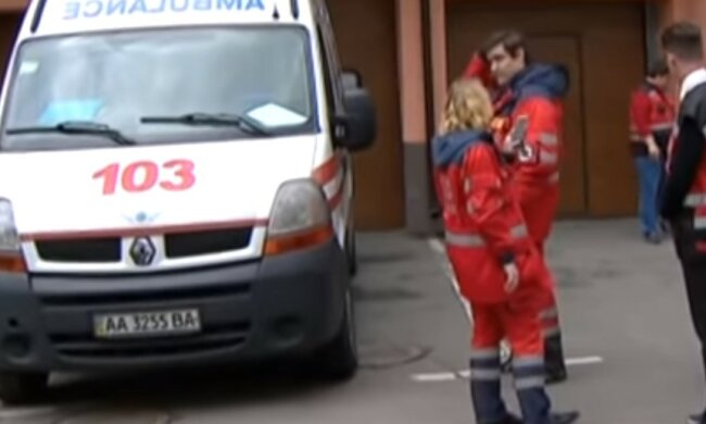 В Киеве мужчина выпал из окна больницы, фото: что известно