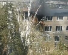 Мощный пожар охватил жилой дом в Киеве, есть пострадавшие: кадры ЧП