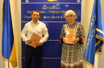 Начальник ГУ ГНС в Киеве Злата Лагутина и председатель ТО ВОО АНУ Павел Погиба подписали знаковый меморандум: "сотрудничество и партнерство"