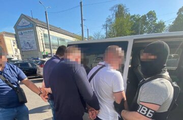 Банда поліцейських влаштувала переполох на Дніпропетровщині: "Вибивали у людей гроші і..."