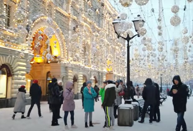 Гороскоп на грудень порадує українців: кого чекає везіння і доленосні зустрічі