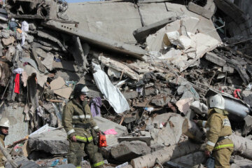 спасатели завалы