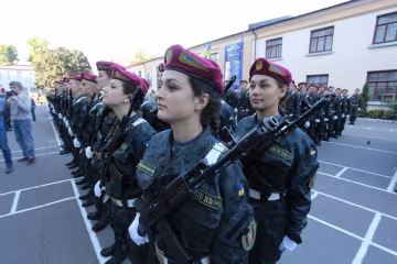 Жінка на кораблі до біди: військові розкрили секрет українкам