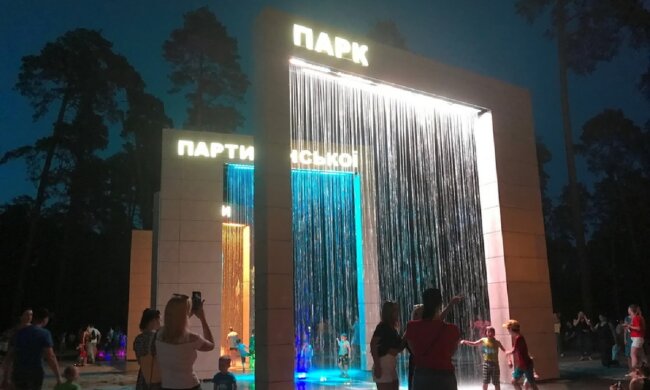 "Запускали тільки для Кличка": новий фонтан у Києві "втомився" через тиждень після відкриття