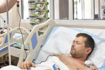 Уберегли жизнь и семью от горя: жизнь военного спасли десять простых днепрян, что известно