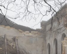 Здание завода обвалилось в Одессе, кадры ЧП: "Помяло крыши и выбило стекла"