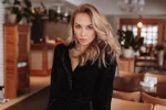 Гаряча штучка з "Жіночого кварталу" Товстолес пограла м'язами у сміливому купальнику: "Я так хочу…"