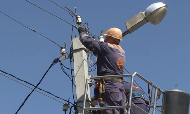 Графіки відключення світла у Дніпропетровській області на 25 квітня