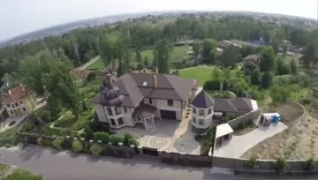 Суд залишив київському депутату землі на 48 мільйонів