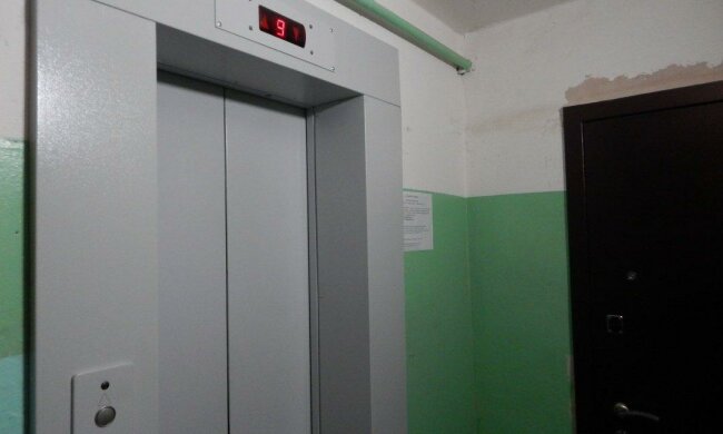 Трагедія сталася в ліфті з вагітною в Києві: “Пролетіла вниз 10 поверхів”