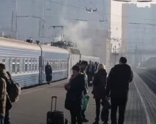 Трагедія з одеситкою сталася на залізничній станції, страшне відео: "йшла вздовж колії"