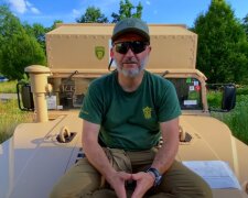 Геннадій Друзенко розповів, що ПДМШ подарували швидкі Humvee