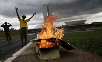 «Тарифный Майдан» в Бразилии: полиция применила газ и водометы