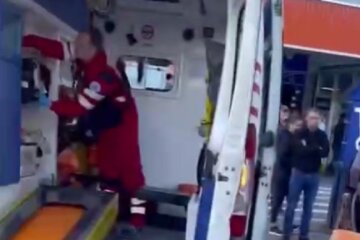 Жизнь человека в Днепре оборвалась прямо на парковке: врачи помочь не успели