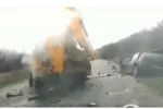 Тело вырезали из авто: момент столкновения легковушки и трактора под Харьковом попал на видео