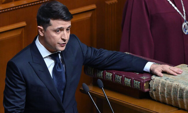 Главное за ночь: первый указ Зеленского, тюрьма для Порошенко и жесткий ультиматум Рады