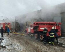 Массовый пожар вспыхнул в Харькове, жуткие кадры: "больше пяти часов борьбы..."
