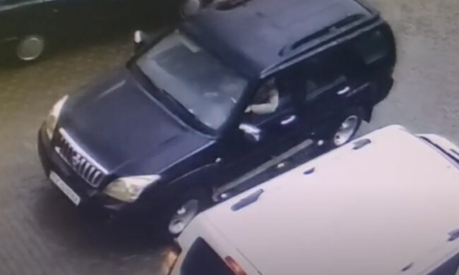 В Хмельницком расстреляли Владимира Путина, инцидент попал на видео: "прикрылся рукой, но пуля..."