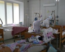 "По другому разу почали хворіти": епідеміолог благає про допомогу через вірус, в лікарнях не вистачає медиків
