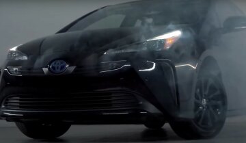 Toyota Prius 2022 года