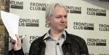 Основатель WikiLeaks готов сдаться американскому суду