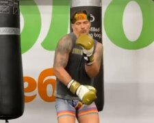 "Танцор из вас как и боксер": Усик удивил движениями во время тренировки, видео