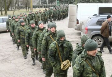 На мужчин охотятся в магазинах и на улицах: россияне насильственно проводят мобилизацию в ОРДЛО