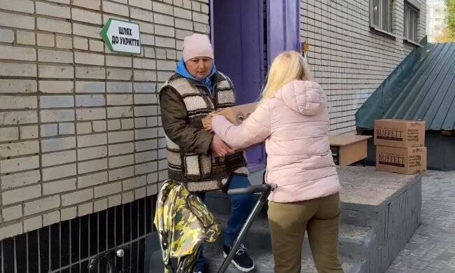 Безкоштовні продукти для ВПО та пенсіонерів у Кривому Розі