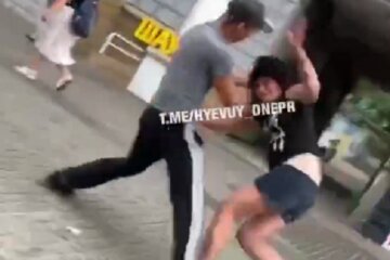 Тільки вийшла з тюрми і бездомна: спливли нові подробиці побиття дівчини в центрі Дніпра