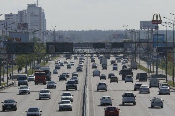У Києві можуть обмежити швидкість авто: де потрібно буде значно пригальмувати