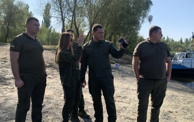 Держекоінспекція здійснює моніторинг екологічного стану води в Десні: встановлено аераційні установки