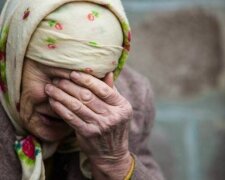 Їй не вистачає квитка в Росію: українці підняли на сміх пенсіонерку, яка кидала прокльони в Україну