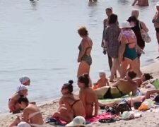 Відпочиваючим заборонили купатися в Одесі, названа причина: які пляжі загрожують здоров'ю