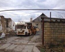 Обстрелы Марьинки: боевики отправили в больницу двух гражданских