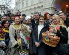 Президент с семьей посетил ярмарку «Рождественское село» во Львове (фото)