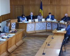 Решение об увольнении 4 из 6 членов НКРЭКУ отложено на время апелляции