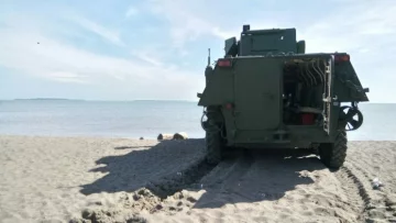 1484996095-5902-btr-4m-protestovali-v-indonezii