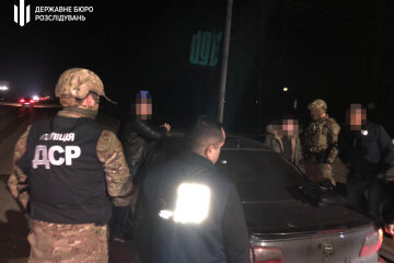 На Львівщині правоохоронці затримали податківця на хабарі за покриття «тіньової праці»